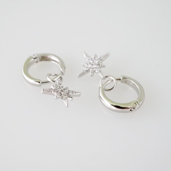 E1952 Earrings - Aretes - Zircon Stone - Silver Color