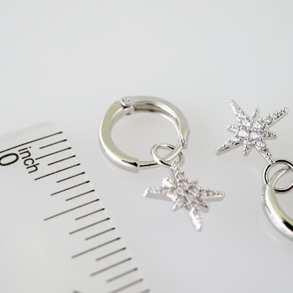 E1952 Earrings - Aretes - Zircon Stone - Silver Color